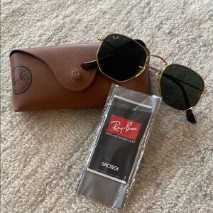Ray-Ban Classic Gold Sunglasses